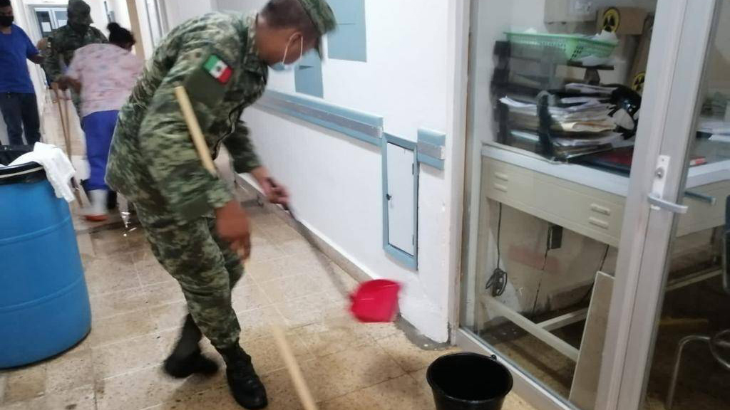 Se inunda hospital en Pinotepa Nacional; Sedena aplica Plan DN-III-E Se inunda hospital en Pinotepa Nacional; Sedena aplica Plan DN-III-E