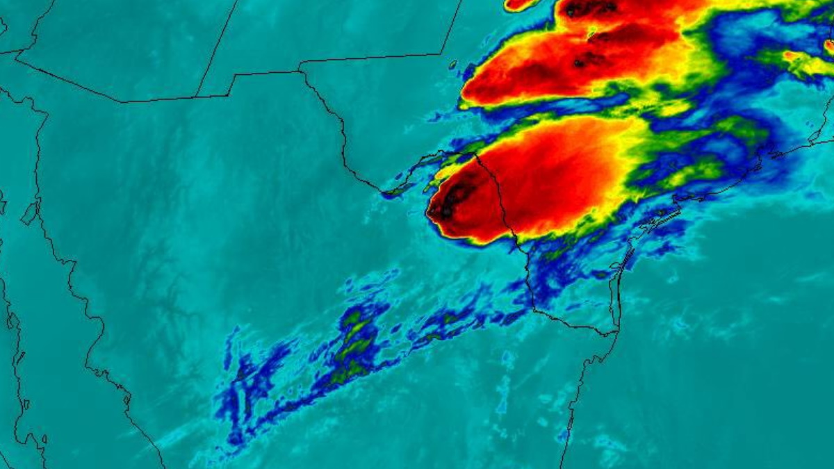 Alertan por posibilidad de torbellinos o tornados en Coahuila, Nuevo León y Tamaulipas Alertan por posibilidad de torbellinos o tornados en Coahuila, Nuevo León y Tamaulipas