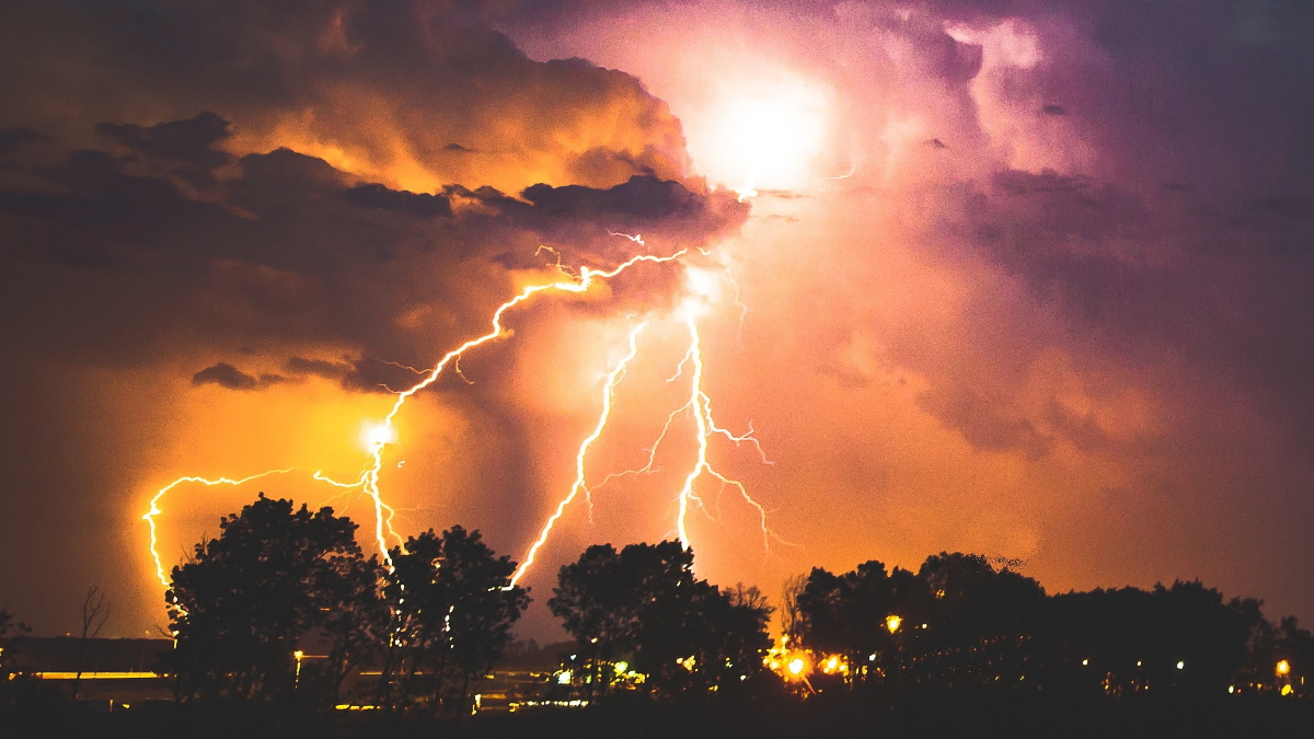 Alertan por posible formación de torbellinos o tornados en Coahuila