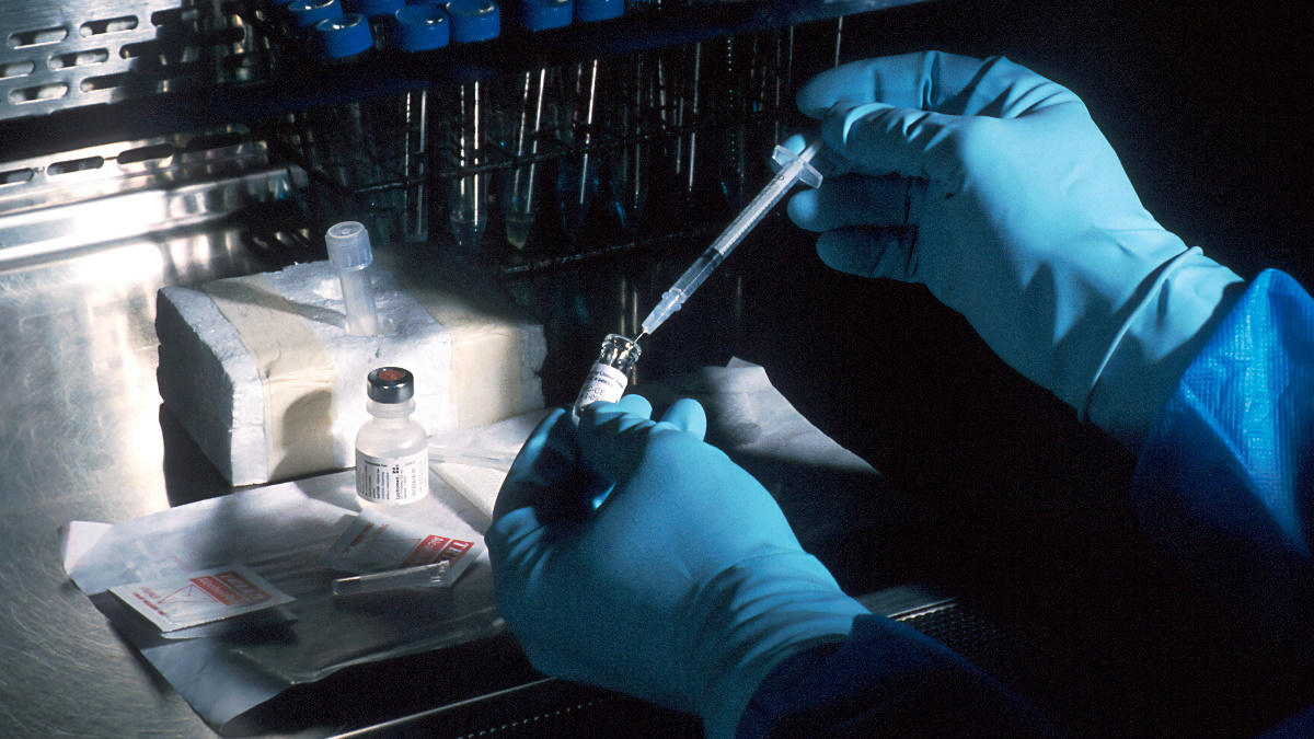 Cofepris descarta presencia de hongo en medicamentos señalados de provocar meningitis en Durango