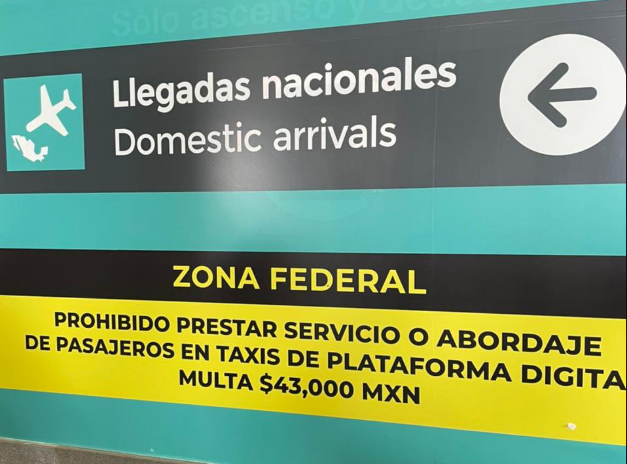 AMLO ordena revisar prohibición a apps de transporte privado en el AICM AMLO ordena revisar prohibición a apps de transporte privado en el AICM