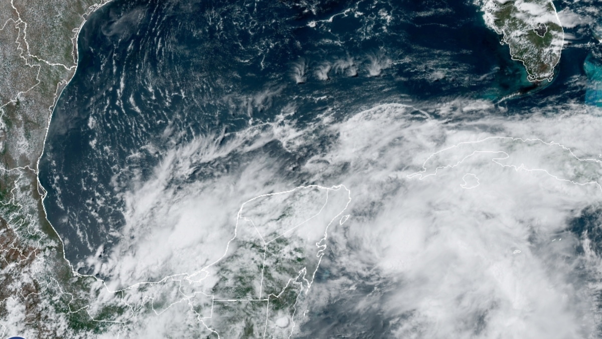 Continuarán las fuertes lluvias en Oaxaca por paso de Agatha, advierte Alberto Hernández Unzón