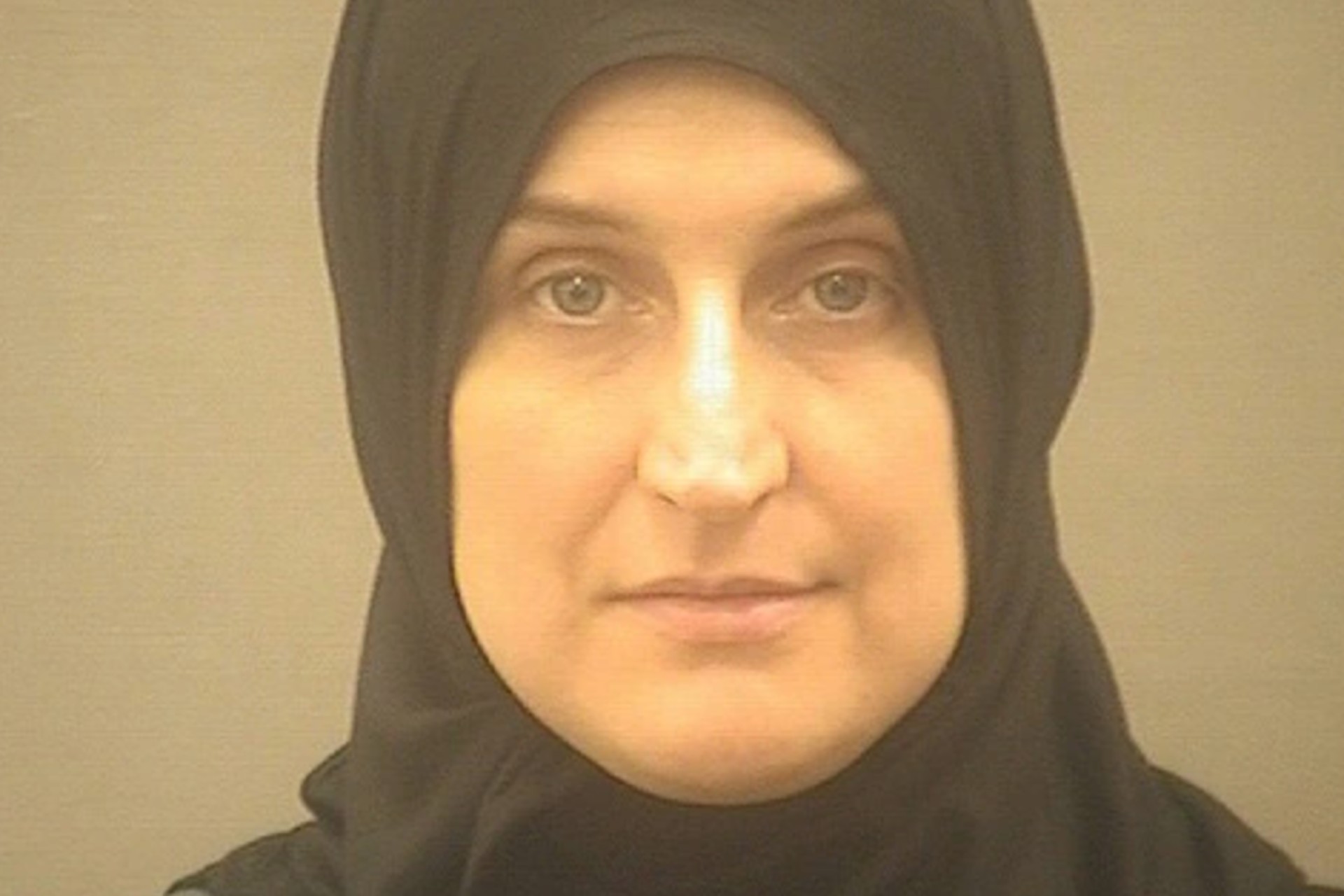 Maestra de EE.UU. se declara culpable de dirigir batallón yihadista de mujeres Maestra de EE.UU. se declara culpable de dirigir batallón yihadista de mujeres