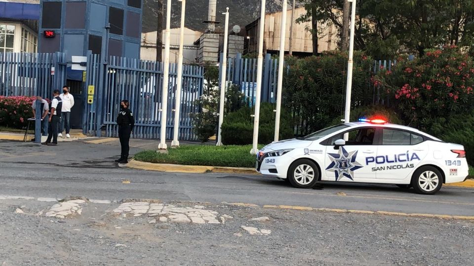 Amenazan con tiroteo en colegio de San Nicolás, Nuevo León Amenazan con tiroteo en colegio de San Nicolás, Nuevo León