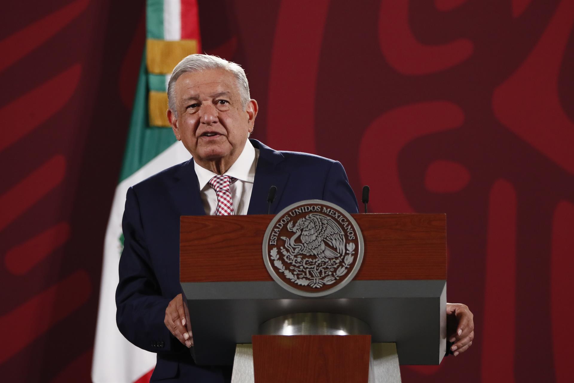 AMLO se reunió con Zaldívar y Gertz por “asuntos de interés público” AMLO se reunió con Zaldívar y Gertz por “asuntos de interés público”