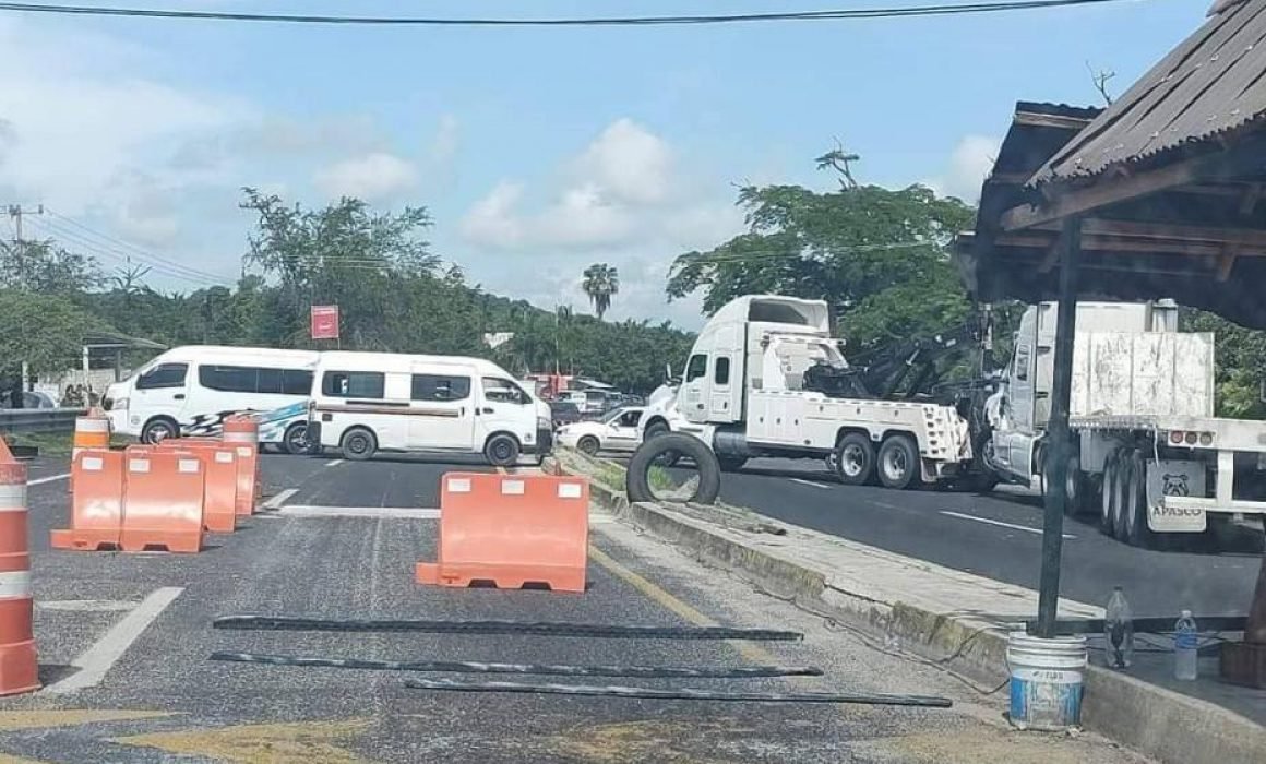 Bloqueos en Guerrero tras enfrentamiento entre autoridades y comunitarios en Marquelia