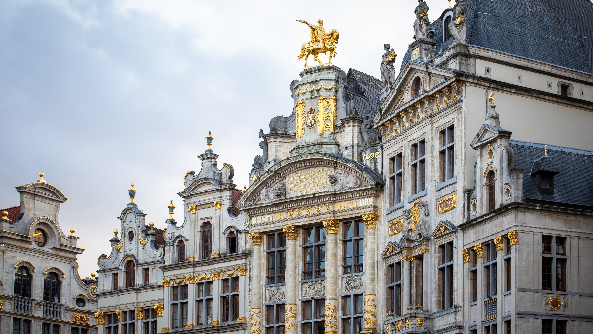 Bruselas promueve “vegetalizar” las calles para bajar temperaturas veraniegas
