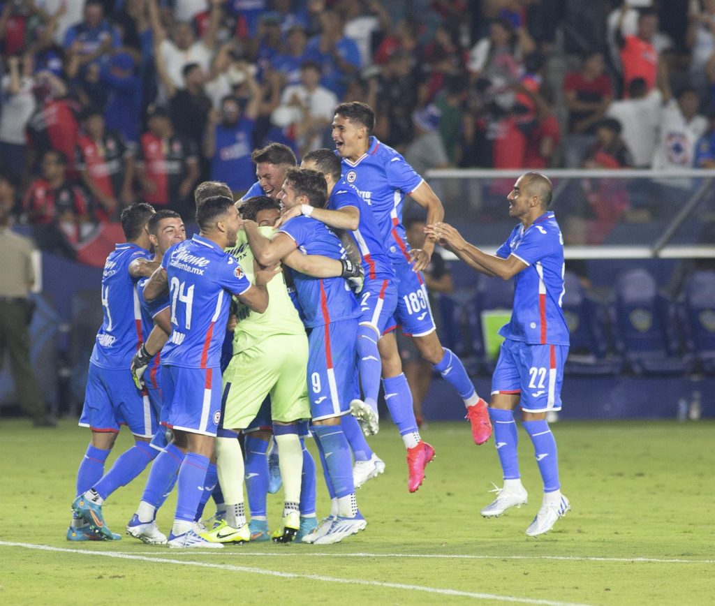 #Video y #Fotos Cruz Azul gana la Supercopa de la Liga MX - c3998cc3378ec1fdd9ad247f022619704ec2bbfbw-1024x868