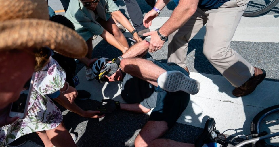 #Video Se cae el presidente Joe Biden de la bicicleta #Video Se cae el presidente Joe Biden de la bicicleta