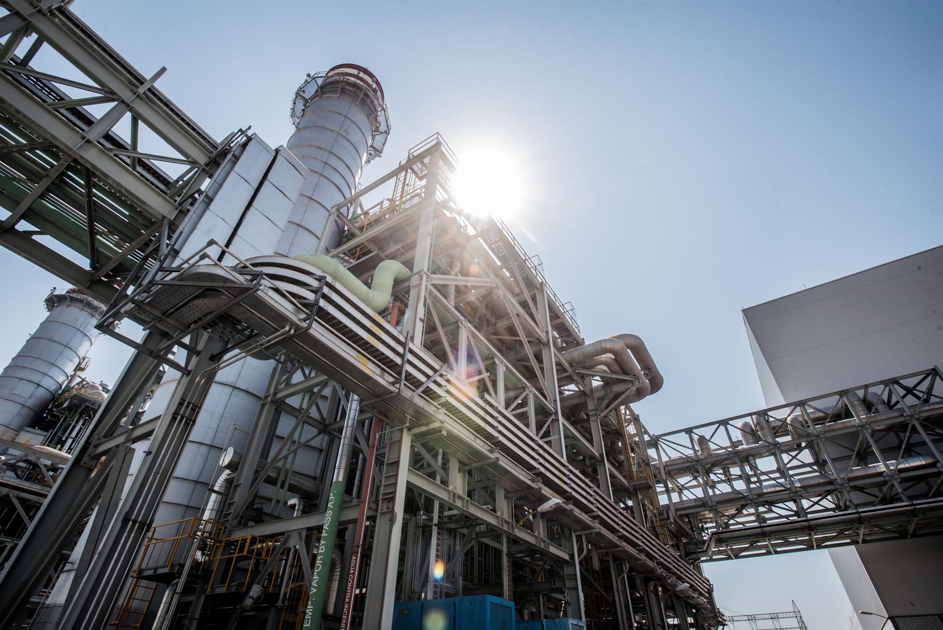 México declara estado de emergencia en el sistema eléctrico: Bloomberg México declara estado de emergencia en el sistema eléctrico: Bloomberg