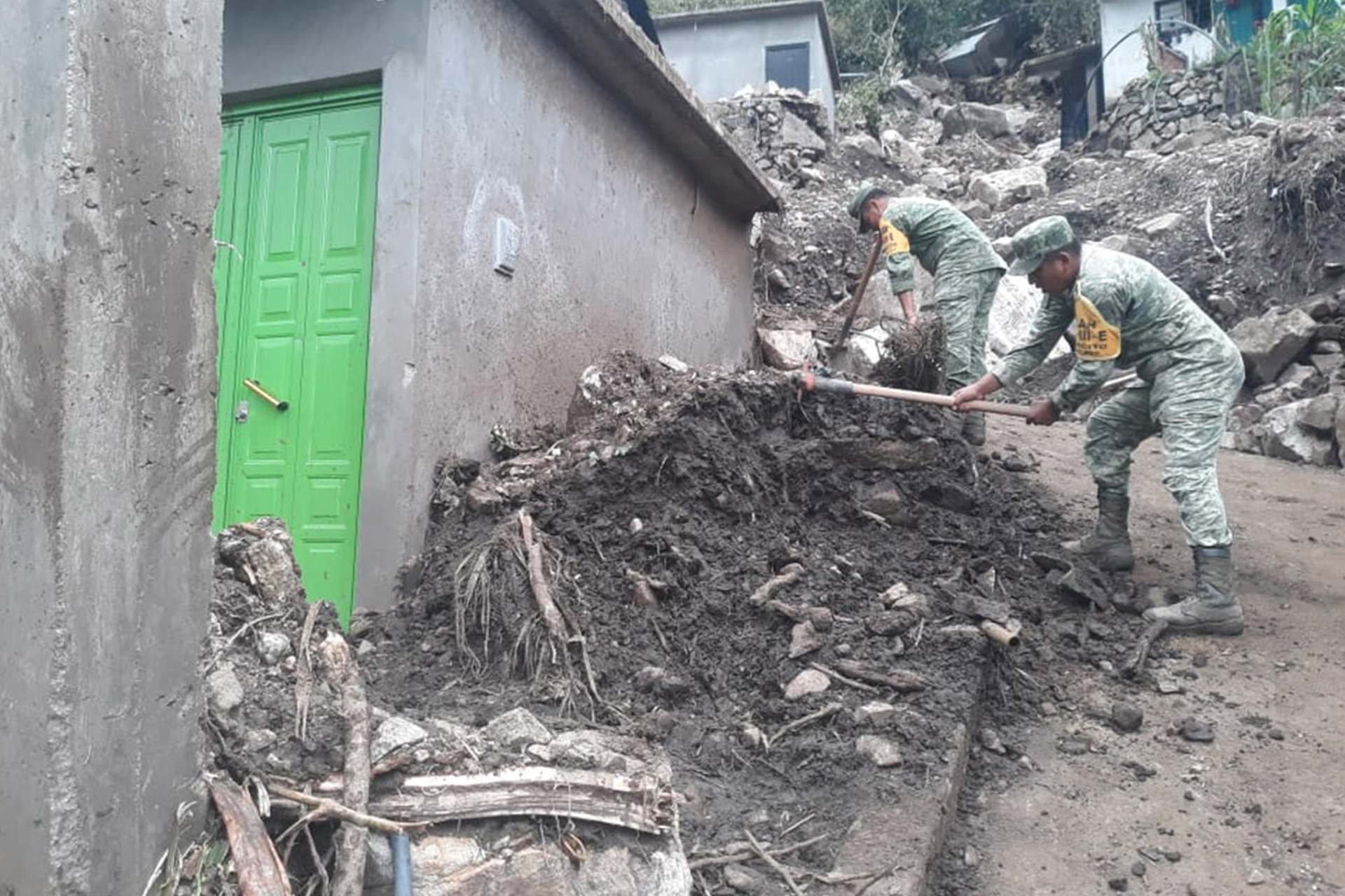 Paso de Ágatha en Oaxaca deja 9 muertos y 4 desaparecidos