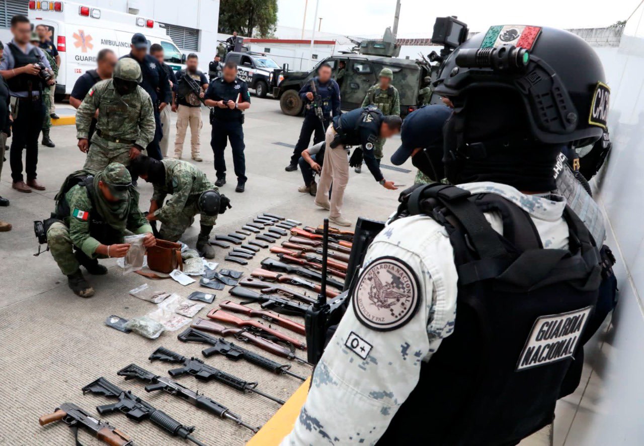 Bloqueos en Michoacán dejaron 12 detenidos