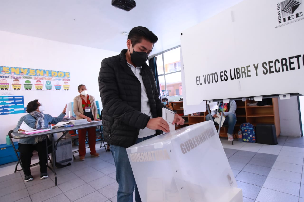 ¡Jóvenes, a votar! ¡Jóvenes, a votar!