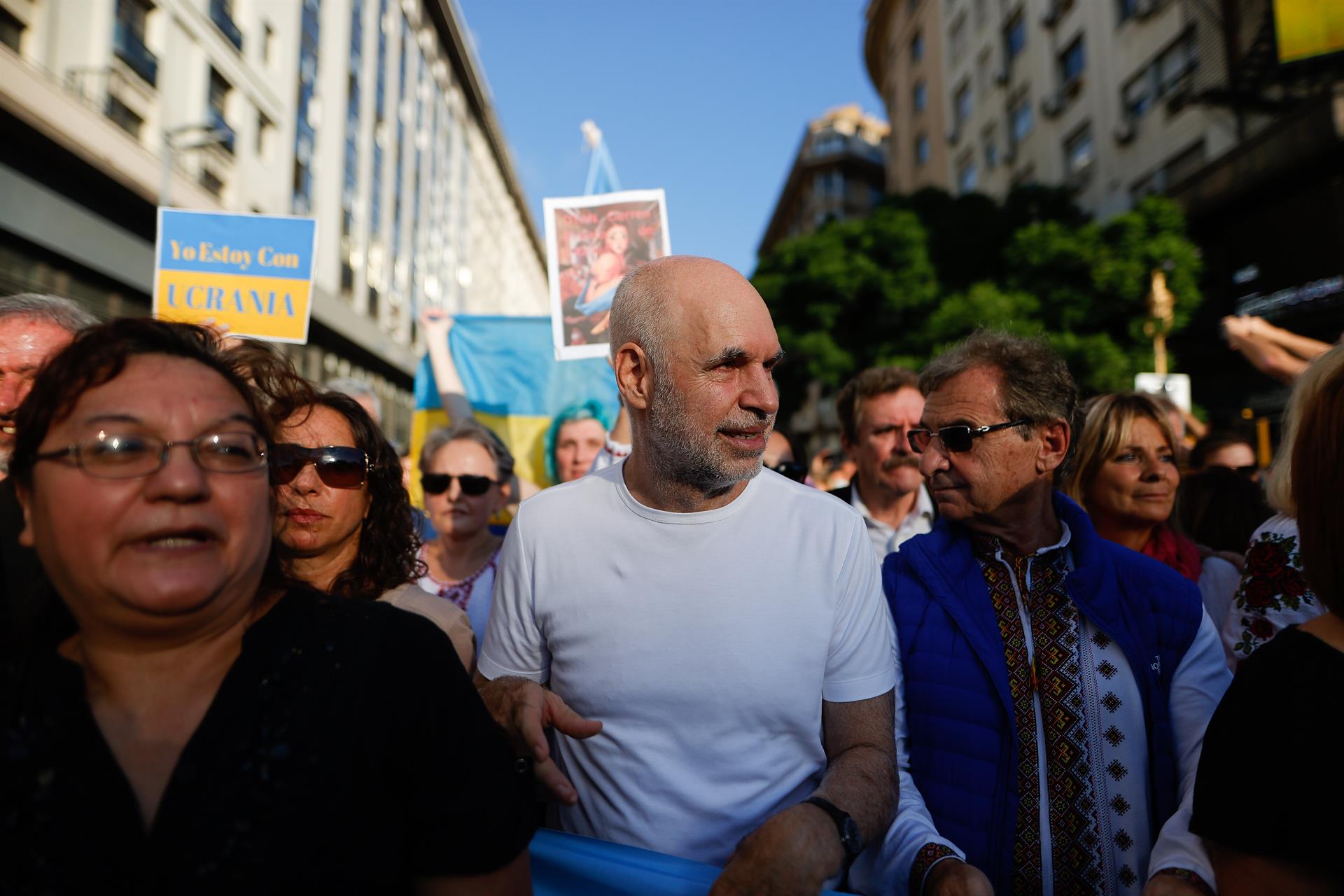 Buenos Aires prohíbe a maestros usar “chiques” o “tod@s” en escuelas Buenos Aires prohíbe a maestros usar “chiques” o “tod@s” en escuelas
