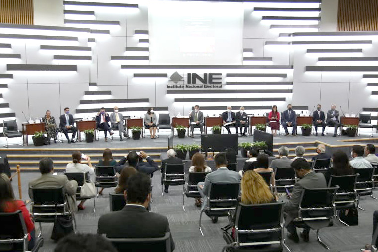 INE obtiene reconocimiento como Institución 100 por ciento capacitada del INAI