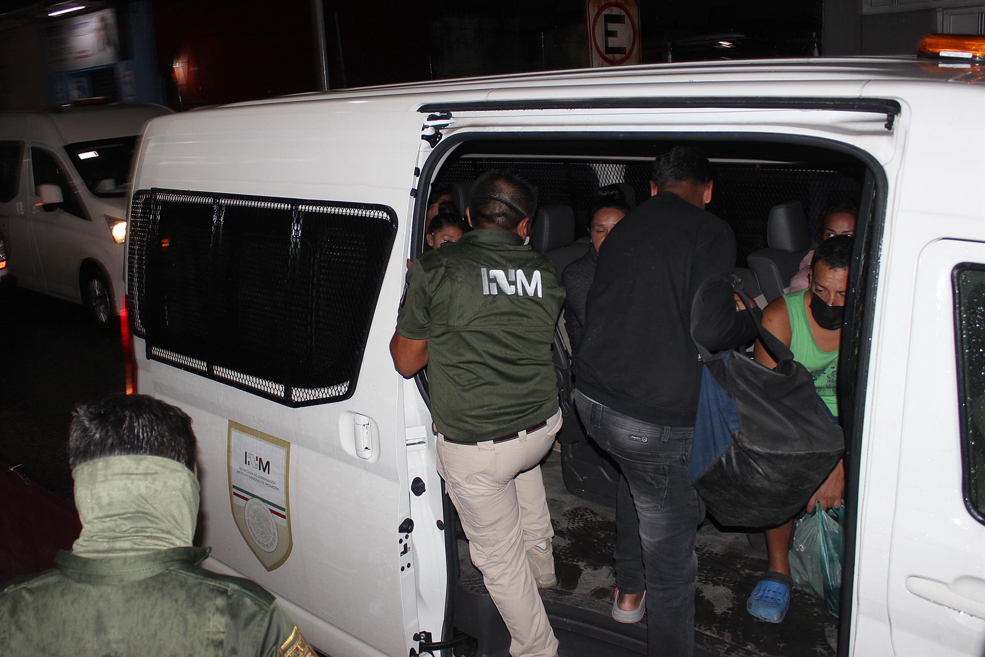 México realiza operativos en frontera sur para impedir caravana migrante