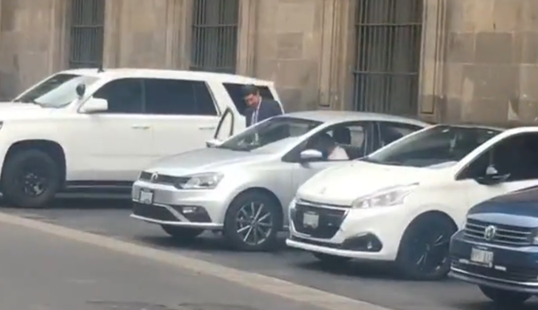 Javier Corral visita a AMLO tras vinculación a proceso de César Duarte