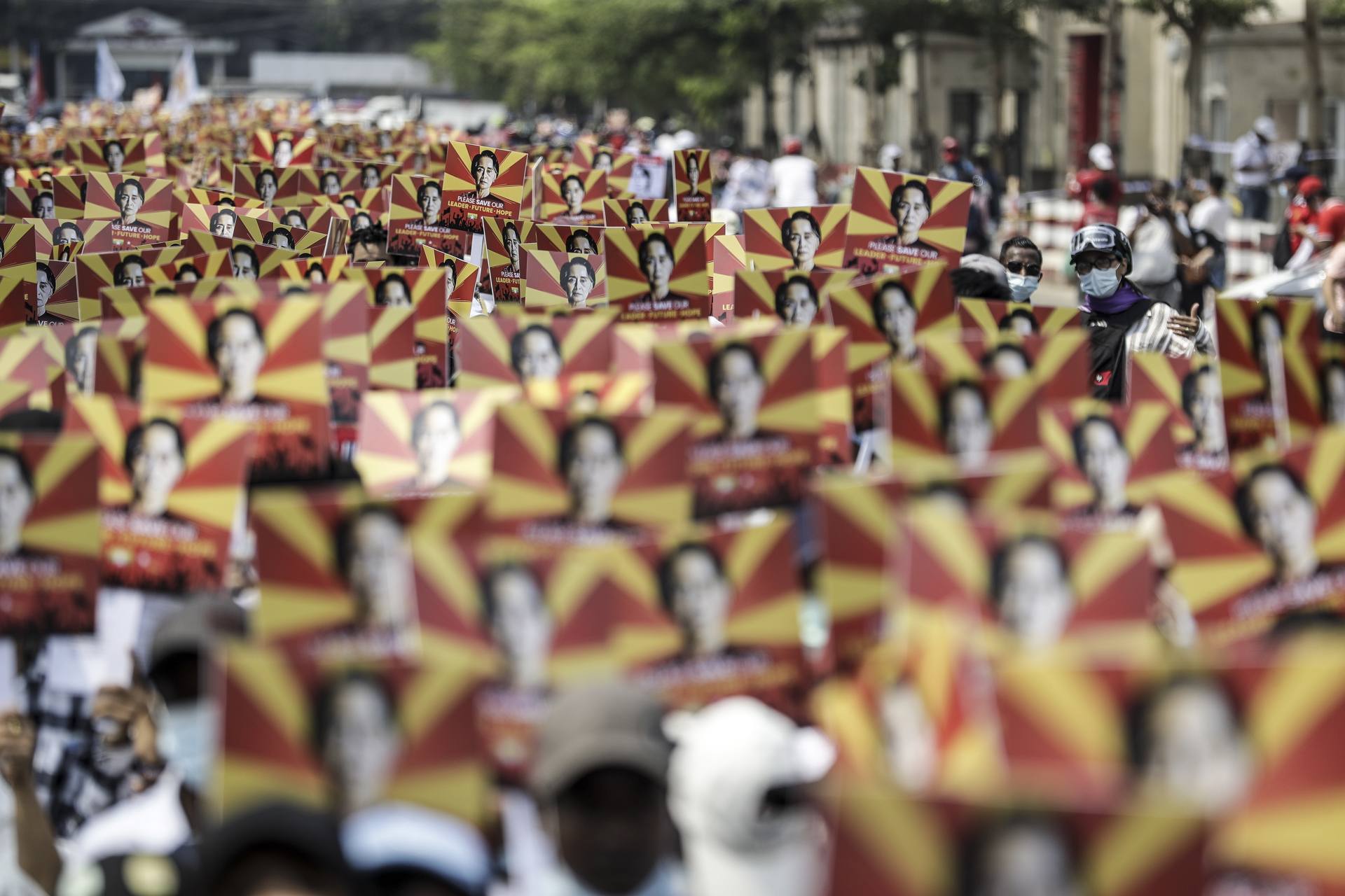 La junta militar birmana confirma el ingreso en prisión de Suu Kyi