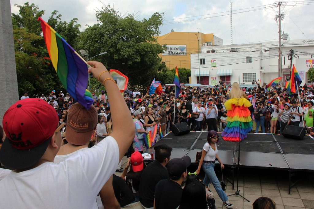 Miles marchan en defensa de la comunidad LGBT+ en Chiapas - lgbt-chiapas-tuxtla-gutierrez-3-1024x683