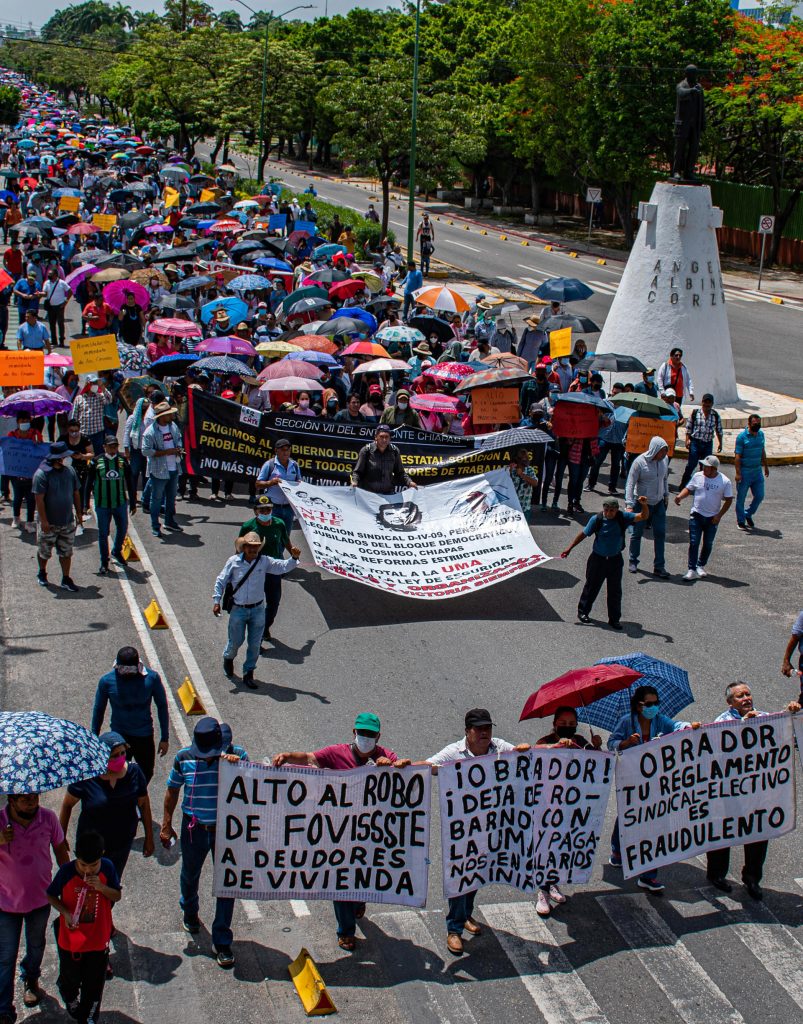 Maestros marchan en Chiapas contra reforma educativa - maestros-marchan-en-chiapas-contra-reforma-educativa-2-803x1024