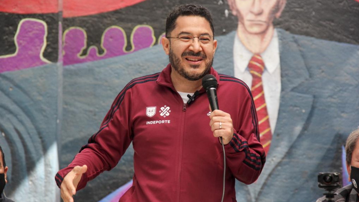 Martí Batres da positivo a COVID-19; presenta síntomas leves