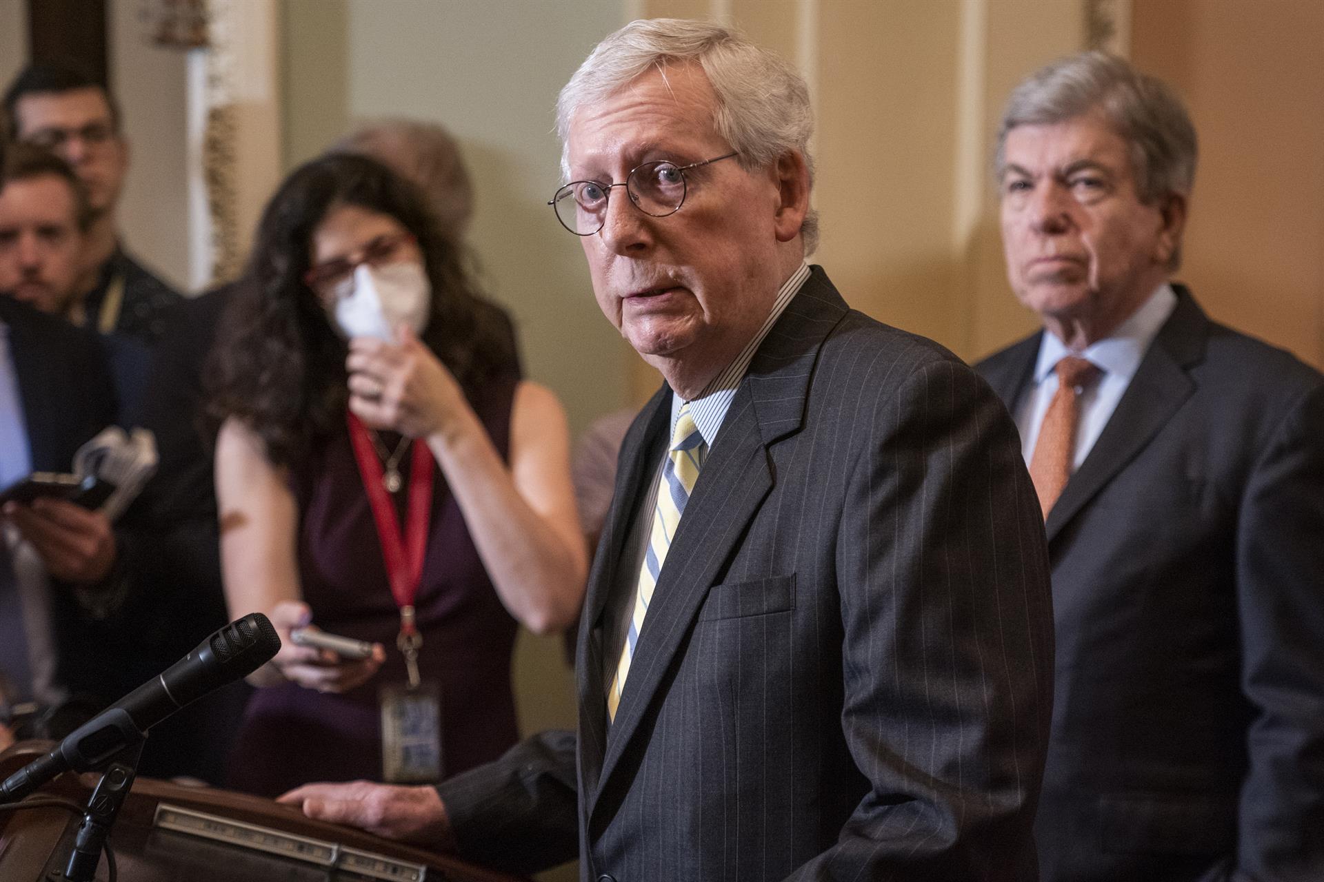 Hospitalizan a Mitch McConnell tras sufrir caída en hotel Hospitalizan a Mitch McConnell tras sufrir caída en hotel