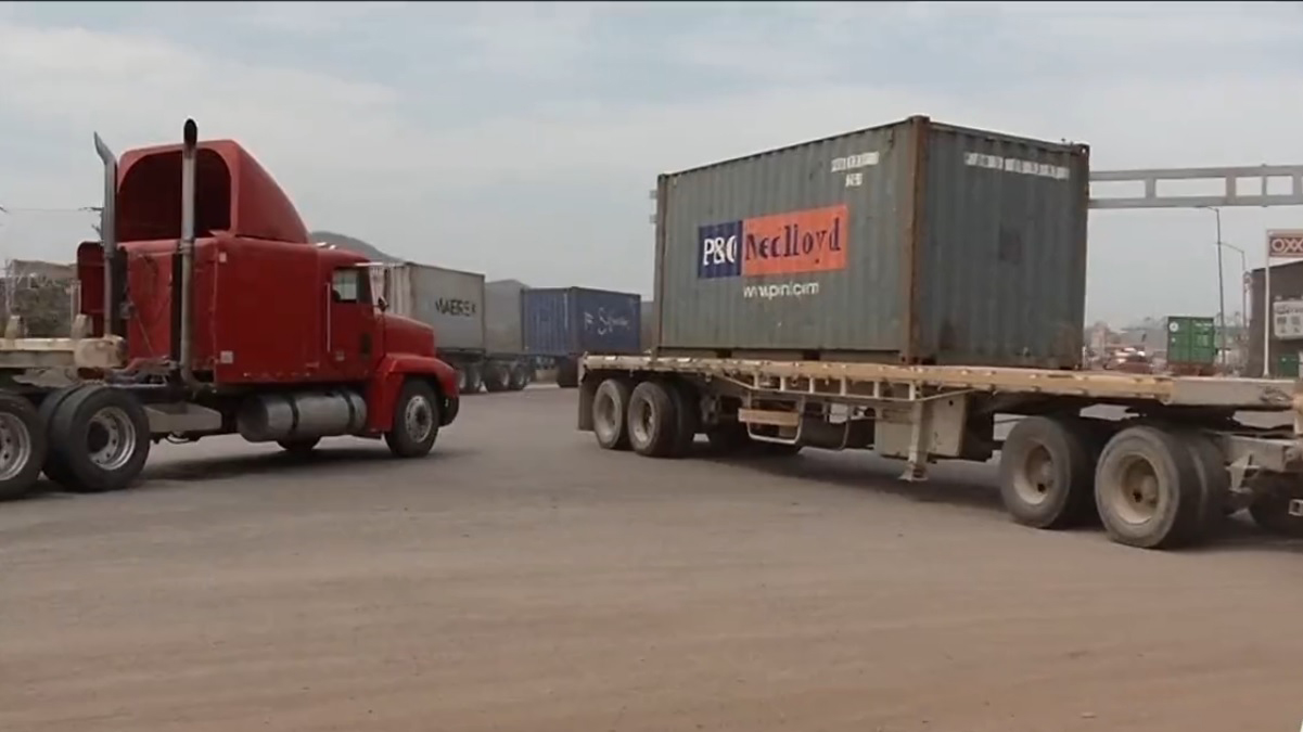 Roban 20 contenedores con oro y plata en puerto de Manzanillo