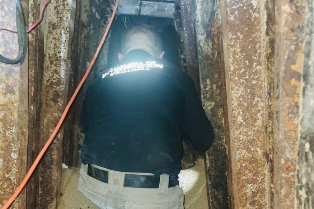 Asegura FGR narcotúnel en colonia de Tijuana - narcotunel-tijuana-san-diego-1024x683
