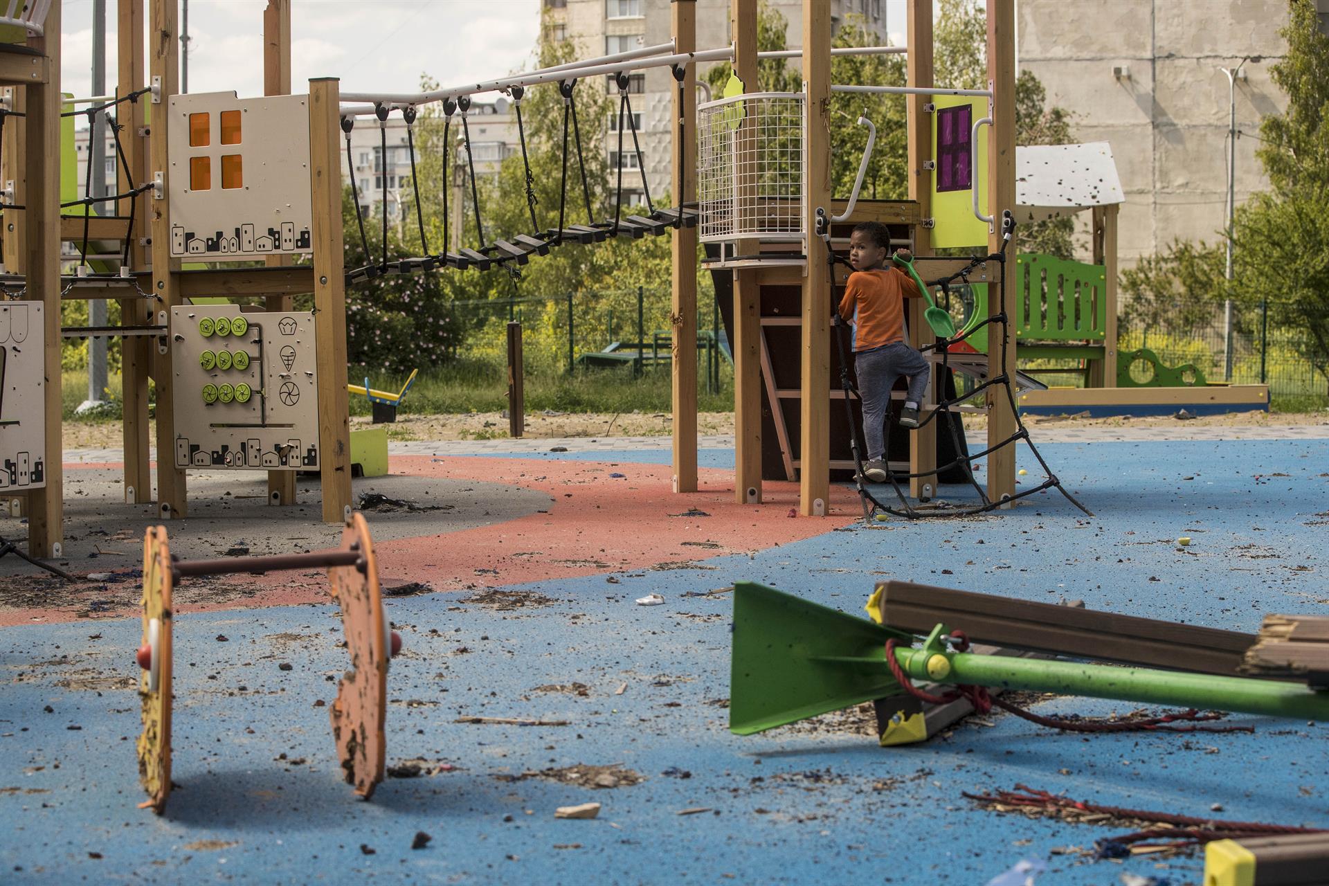 Menores muertos en Ucrania en ataques rusos superan ya los 300 Menores muertos en Ucrania en ataques rusos superan ya los 300