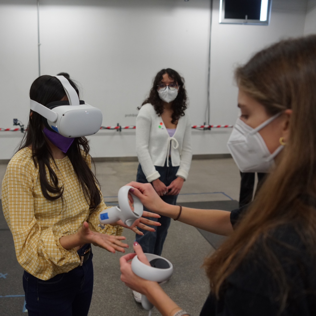 'Snap to grid', la instalación inmersiva de Meta y CENTRO - oculus-quest-2-meta-inemrsive-learning-centro-diseno-cine-televison-2-1024x1024