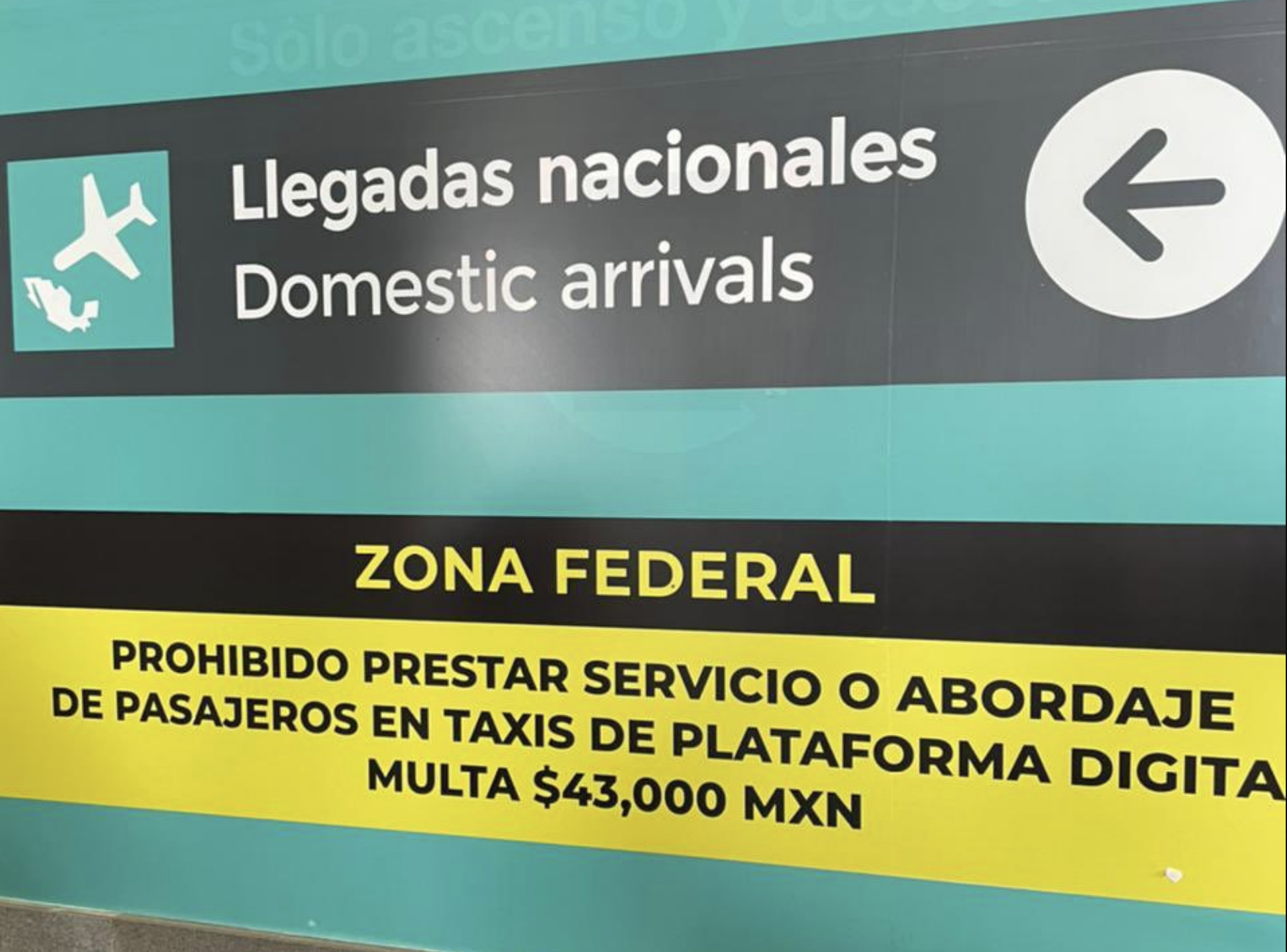 Polémica por prohibición de operación de transportes de plataformas en inmediaciones del AICM Polémica por prohibición de operación de transportes de plataformas en inmediaciones del AICM
