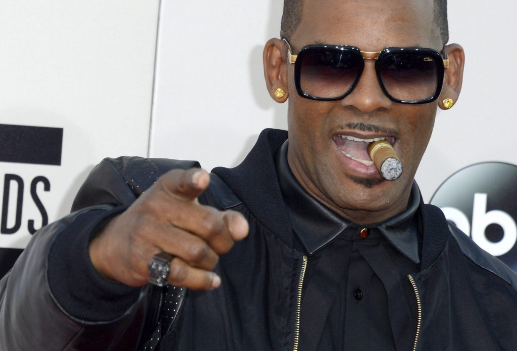 R. Kelly continúa bajo vigilancia de suicidio en la cárcel - r-kelly-1024x696