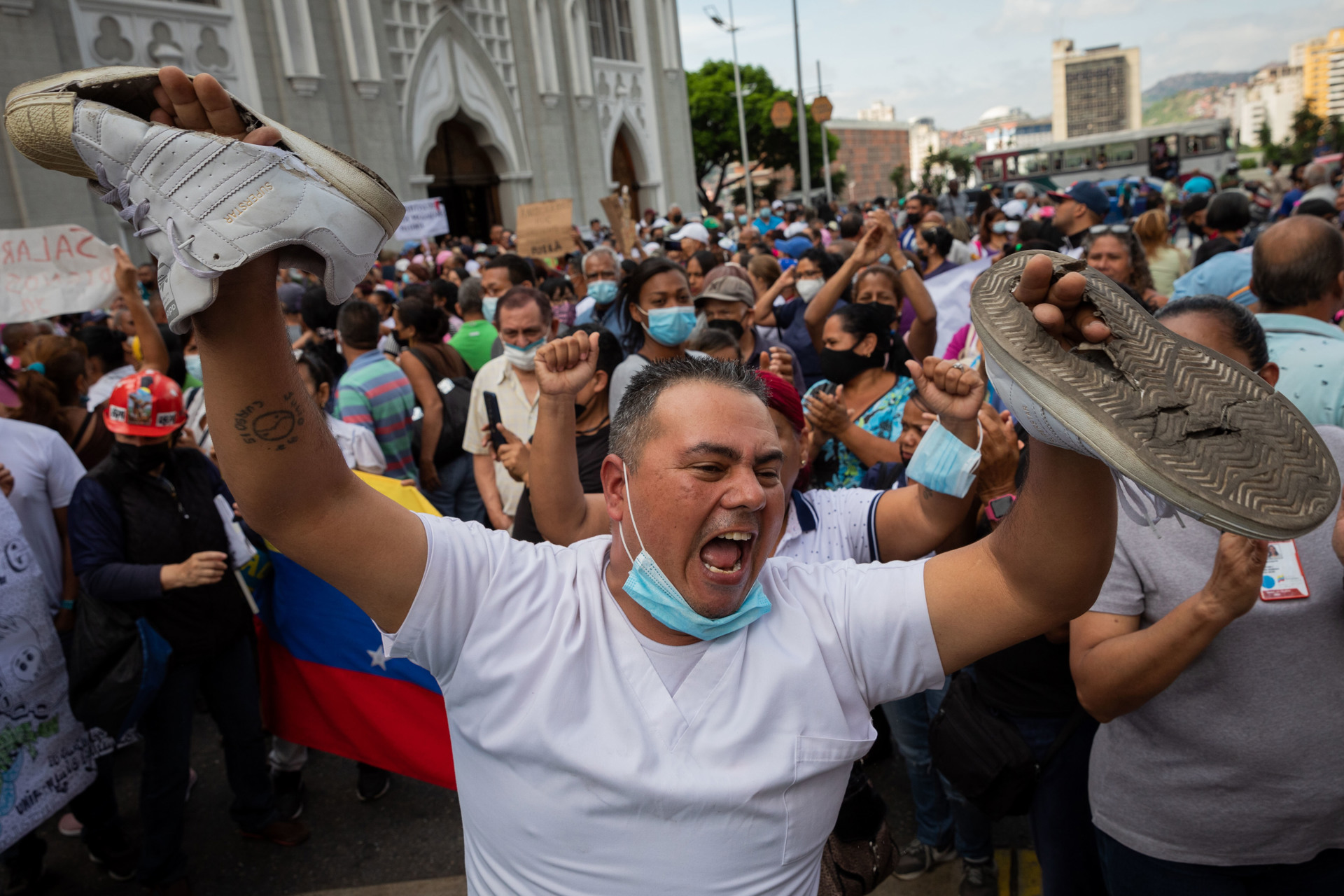 Trabajadores de la salud de Venezuela exigen el cumplimiento de sus contratos