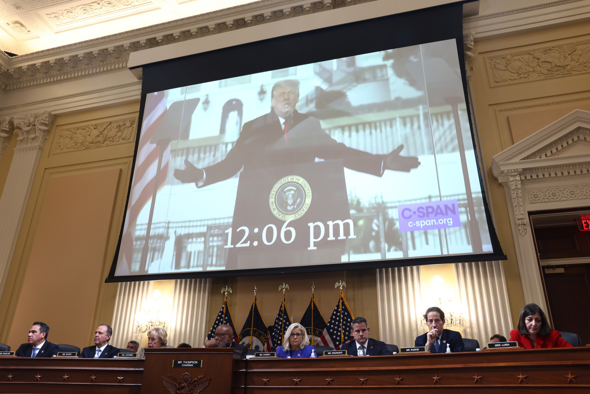 Trump estaba en el “centro” del asalto al Capitolio, acusa jefe investigador Trump estaba en el “centro” del asalto al Capitolio, acusa jefe investigador
