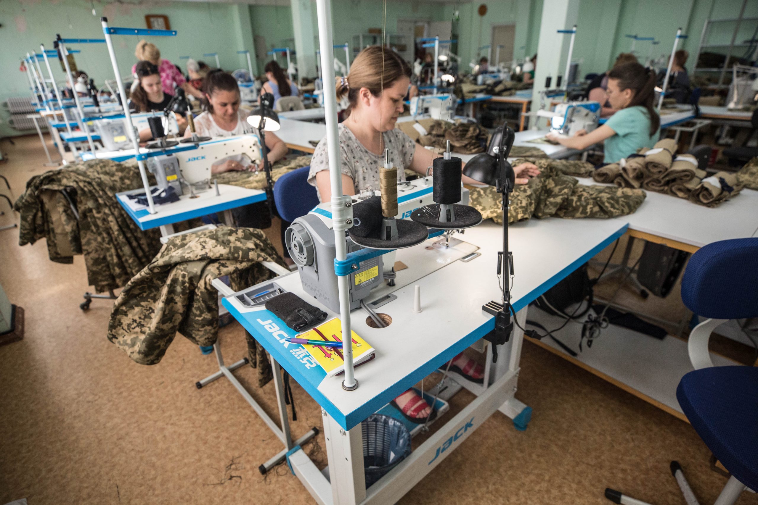 Empleo para mujeres ucranianas que ayudan a sus hijos y esposos en el frente Empleo para mujeres ucranianas que ayudan a sus hijos y esposos en el frente