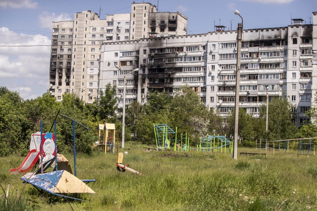 Un Día del Niño sin apenas niños y con muchas escuelas destruidas en Ucrania - un-dia-del-nino-sin-apenas-ninos-y-con-muchas-escuelas-destruidas-en-ucrania-2-1024x683