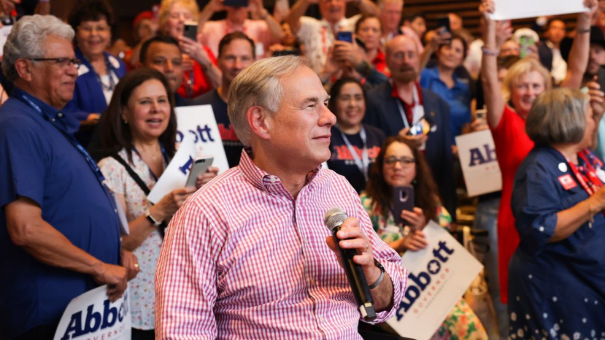 Abbott autoriza a agentes en Texas a devolver a migrantes a la frontera en México Abbott autoriza a agentes en Texas a devolver a migrantes a la frontera en México