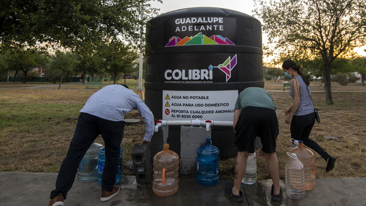 Empresas en Nuevo León colaboran en la crisis de agua