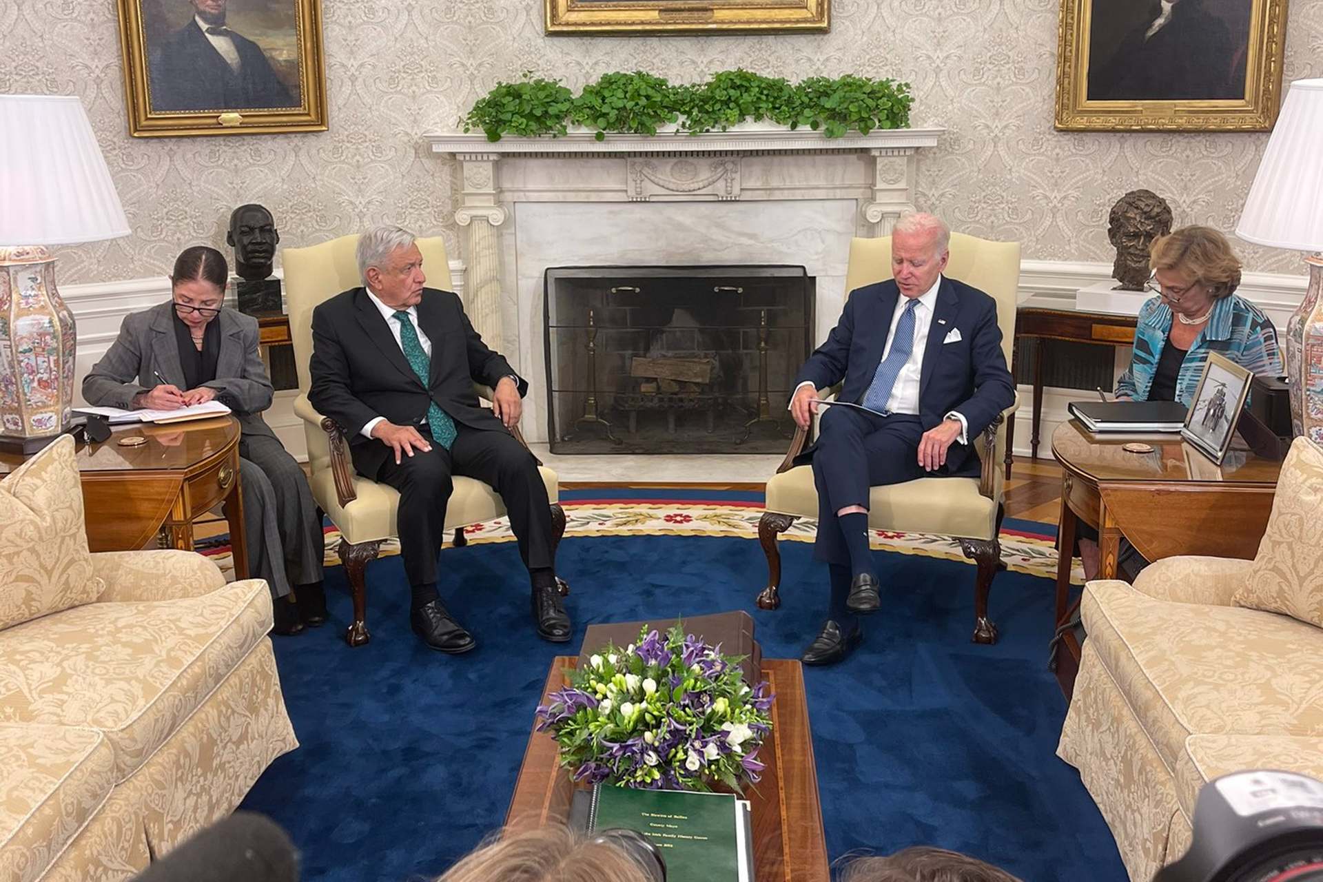 “Me sentía cómodo y en confianza con Biden”: AMLO explica discurso y postura corporal en la Casa Blanca