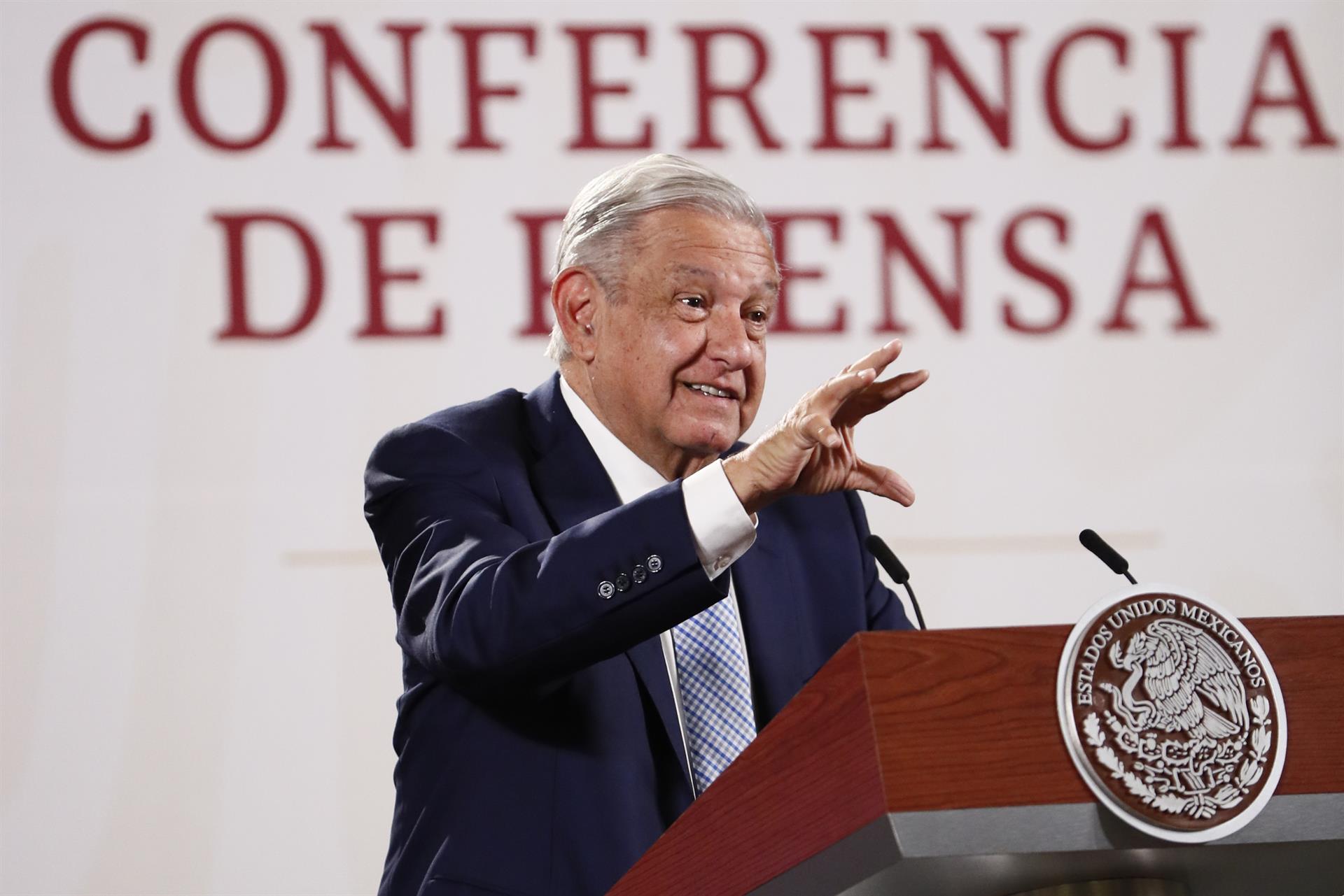 “Son tratados como paleros”: AMLO defiende a periodistas afines a la 4-T “Son tratados como paleros”: AMLO defiende a periodistas afines a la 4-T
