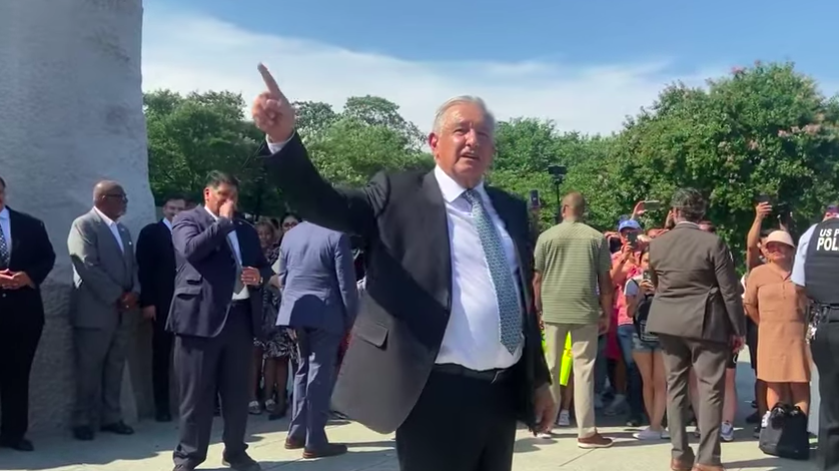 AMLO reconoce a Roosevelt y Martin Luther King desde Washington