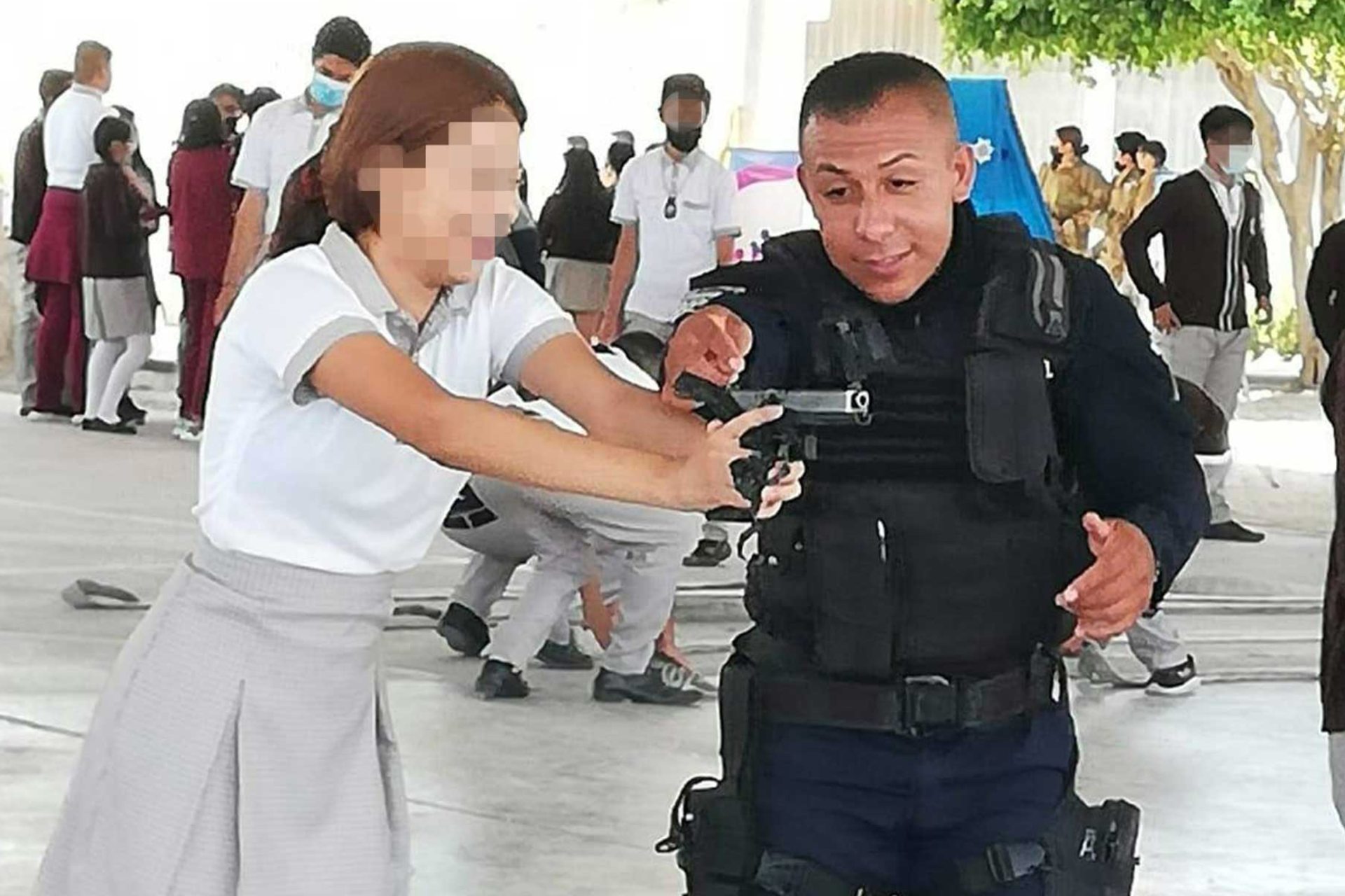 “No estoy de acuerdo”: AMLO sobre policías de Guanajuato que prestaron armas a estudiantes “No estoy de acuerdo”: AMLO sobre policías de Guanajuato que prestaron armas a estudiantes