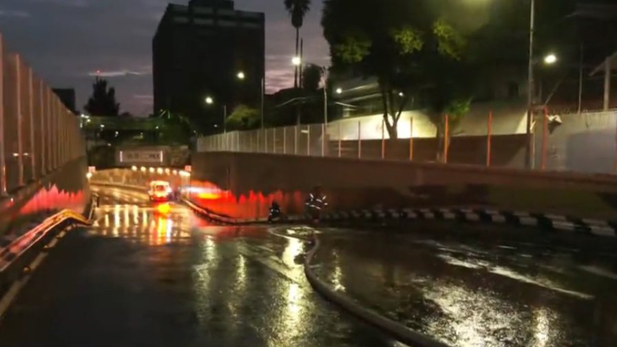 Cierran Calz. San Antonio Abad en CDMX por carambola de 18 autos