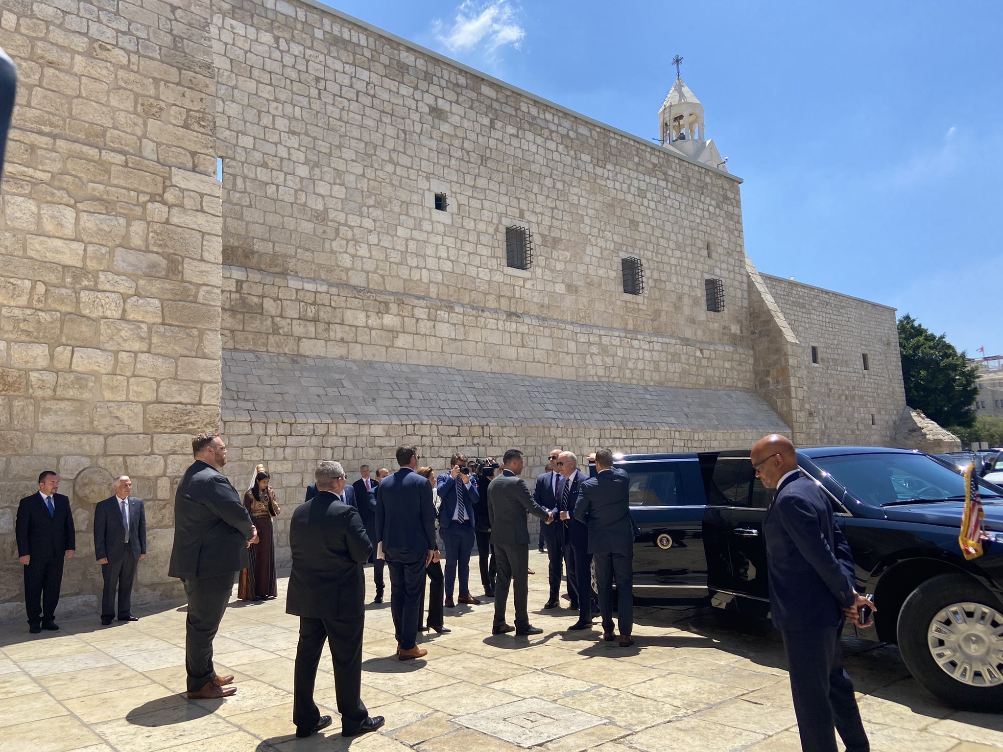 Biden visita la Basílica de la Natividad en Belén Biden visita la Basílica de la Natividad en Belén