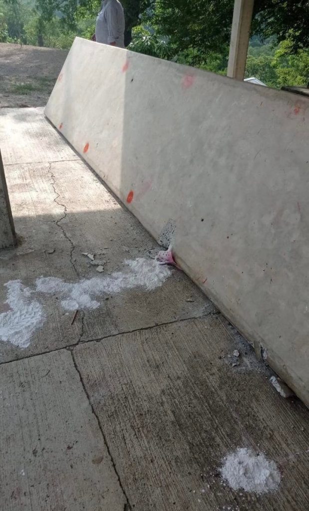 Cae barda sobre dos menores en una escuela de Hidalgo - cae-barda-sobre-dos-menores-en-una-escuela-de-hidalgo-2-619x1024