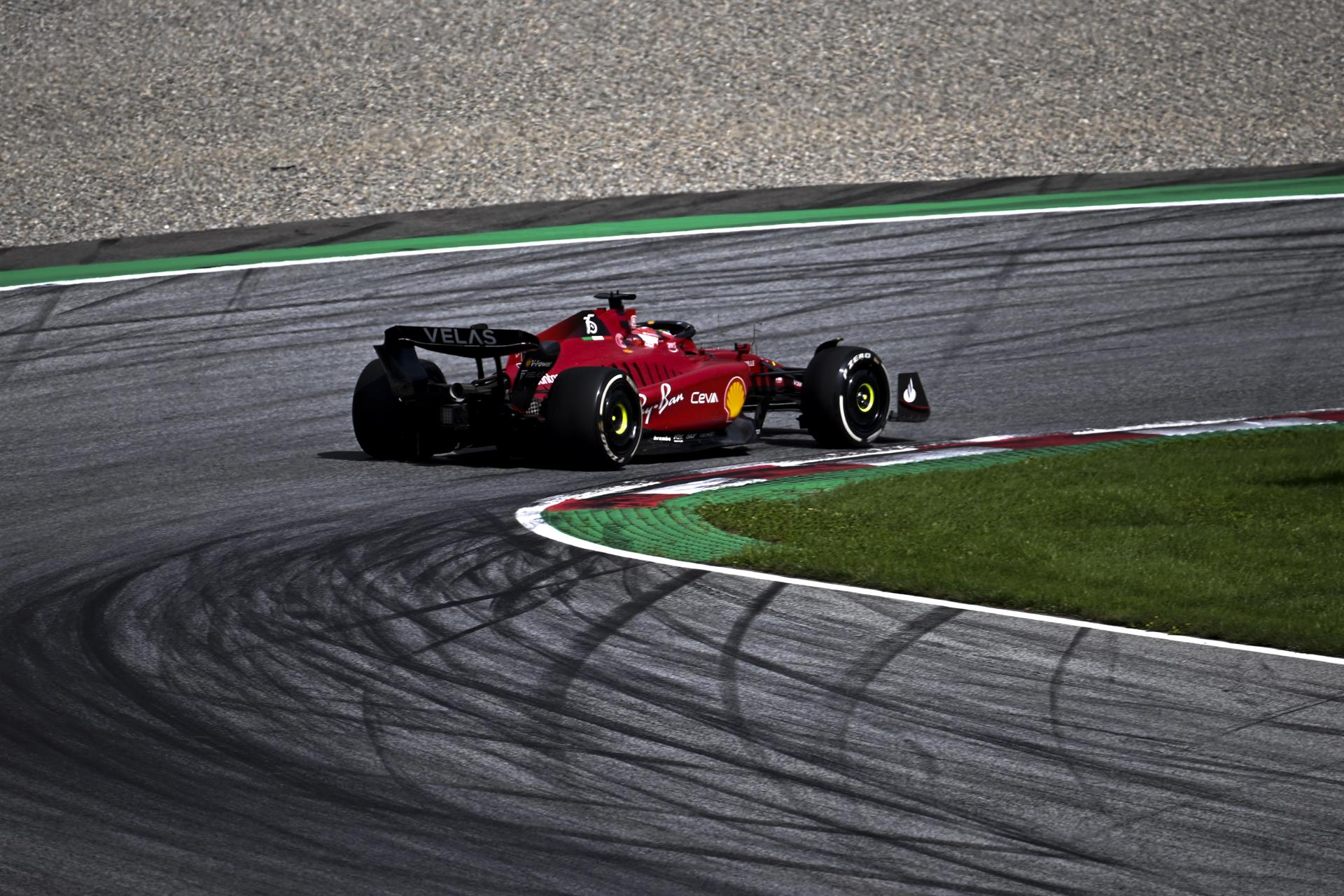 Charles Leclerc gana el GP de Austria; ‘Checo’ Pérez abandona la carrera
