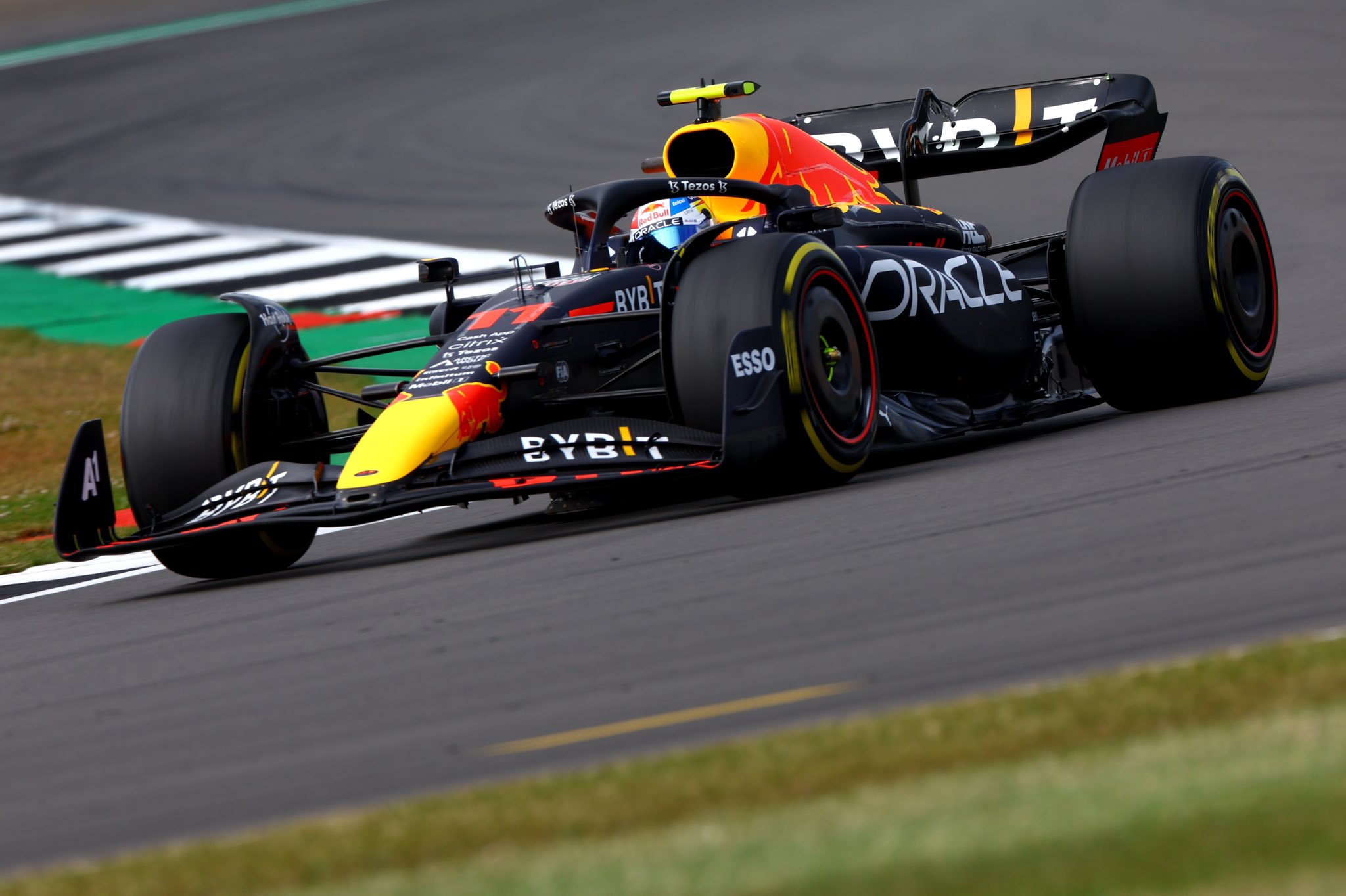 Verstappen y ‘Checo’ Pérez lideran el último libre de Silverstone Verstappen y ‘Checo’ Pérez lideran el último libre de Silverstone