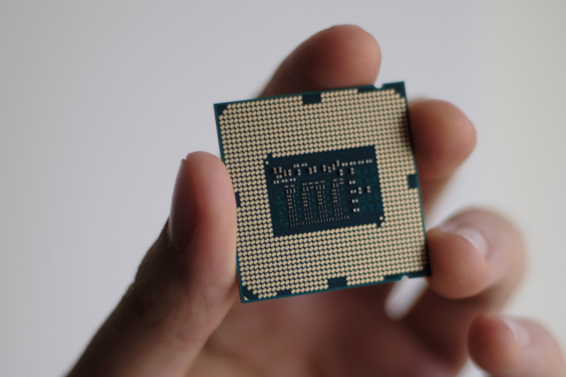 Guerra en Ucrania amenaza con agravar crisis de semiconductores Guerra en Ucrania amenaza con agravar crisis de semiconductores