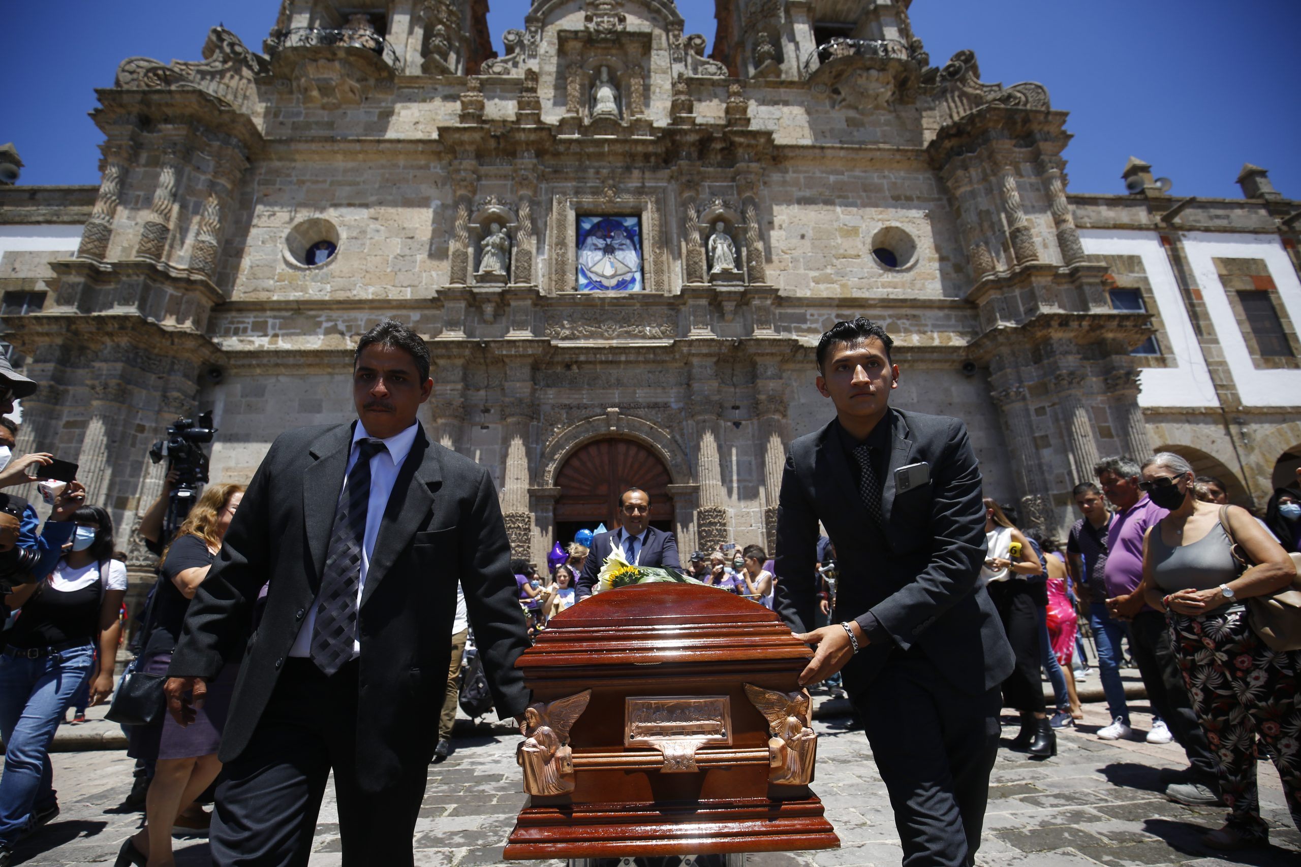 #Video Despiden a Luz Raquel en panteón de Altagracia, en Zapopan
