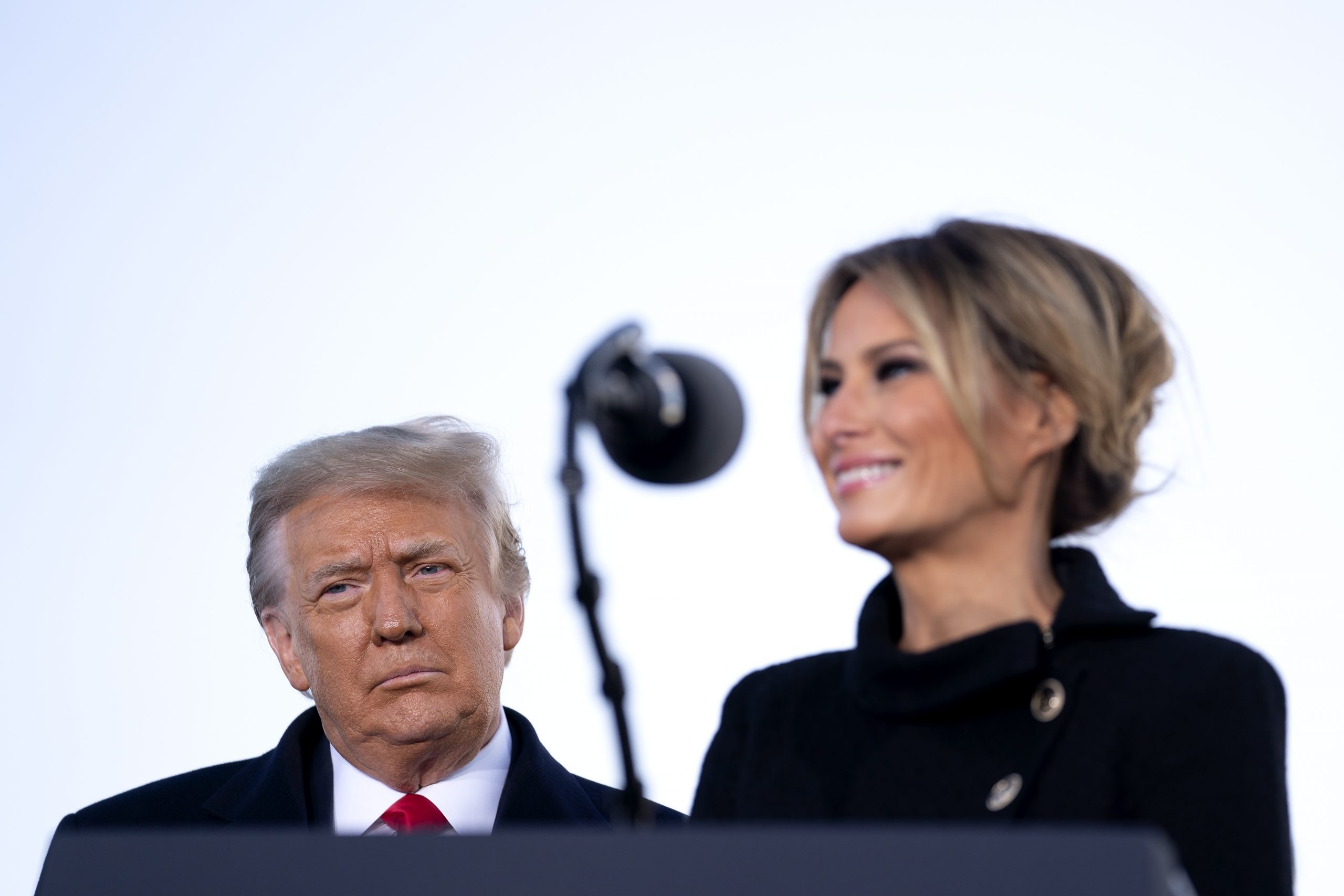 Melania Trump alega que nadie la informó del asalto al Capitolio Melania Trump alega que nadie la informó del asalto al Capitolio